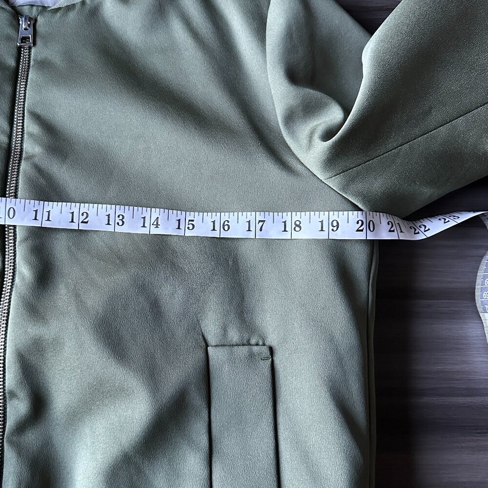 Everlane  Womens The E2 Bomber Jacket Olive Green Size Medium Full Zip - Picture 9 of 10